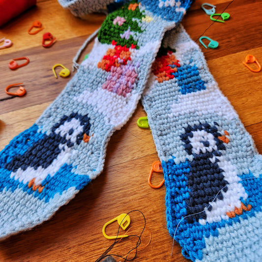 Snowy Penguin Tie